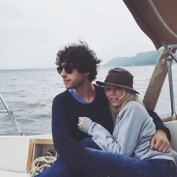 The Fosters Actor David Lambert Is Simply Flaunting His Girlfriend